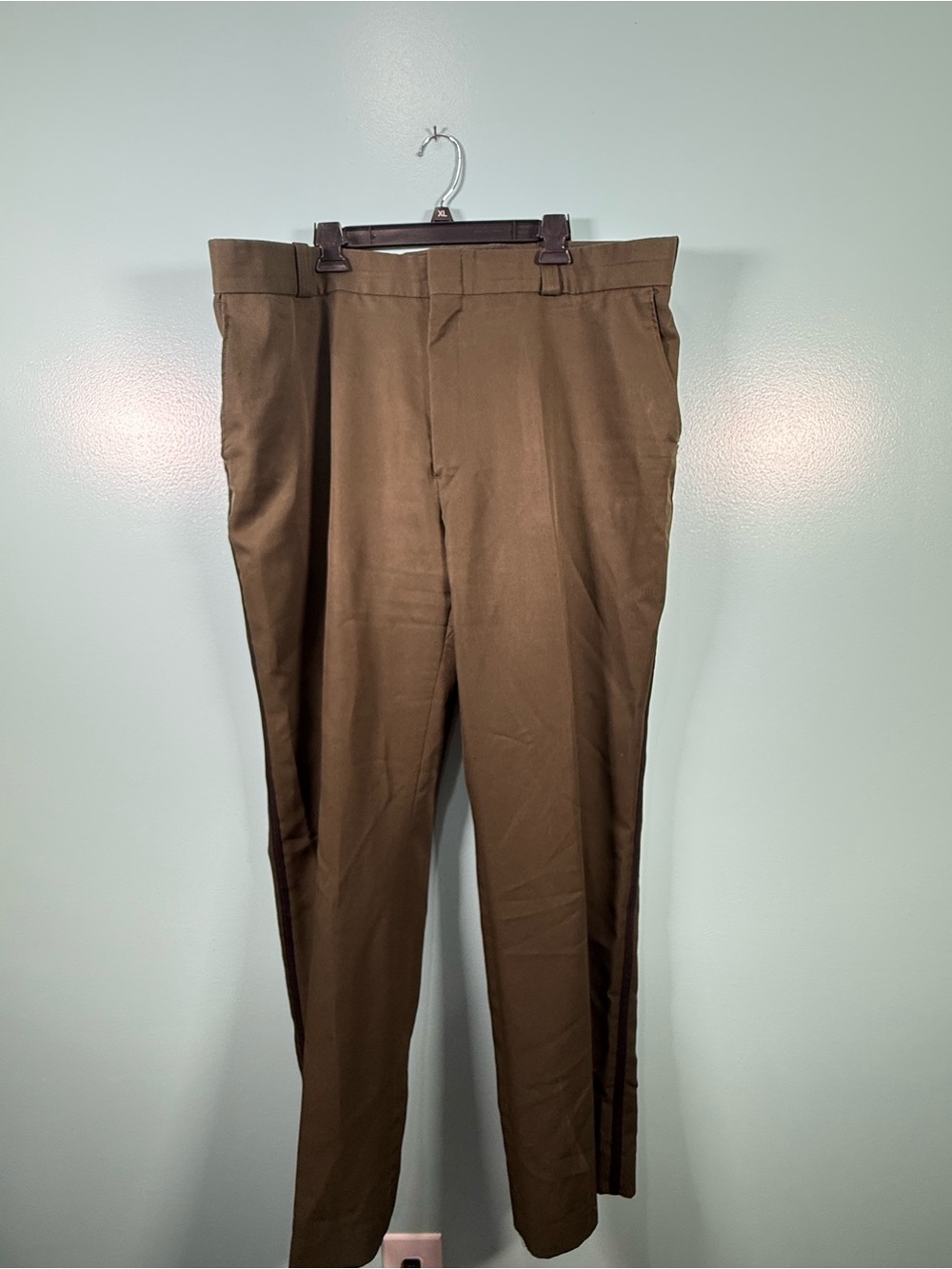 Men's Tailored Chino Pants in Brown